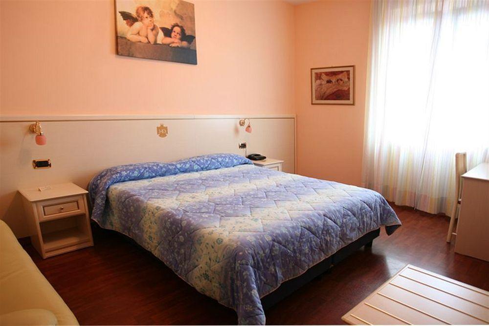 Hotel I Duchi Camerino Zewnętrze zdjęcie