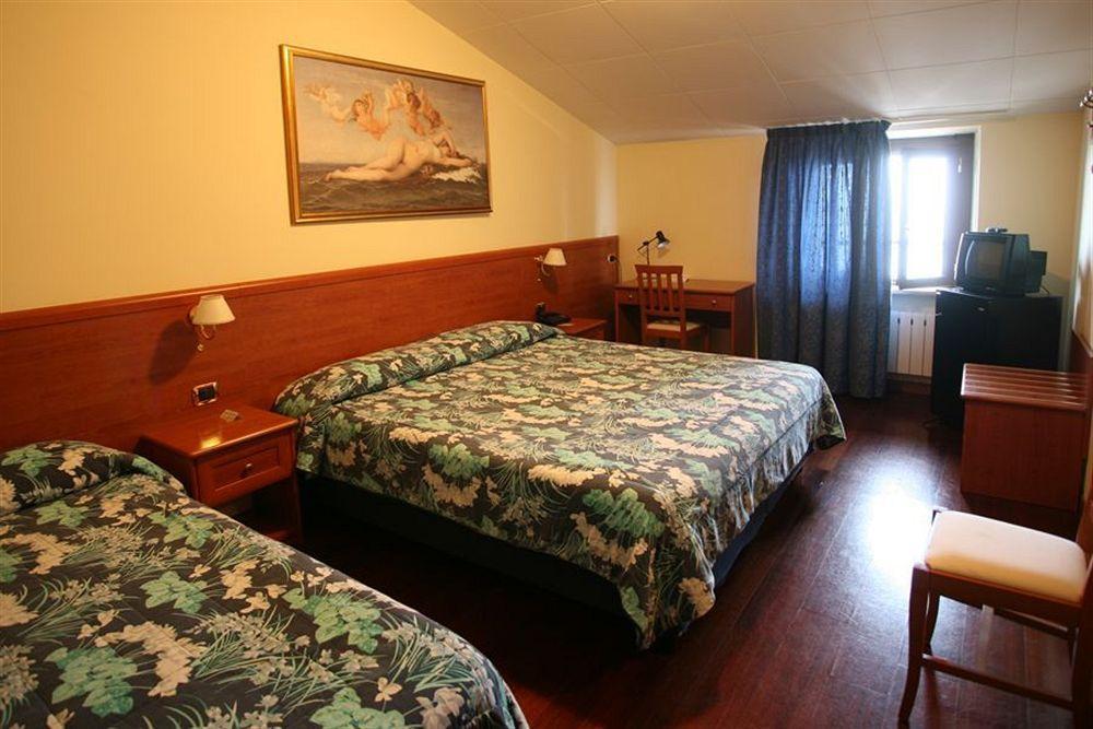 Hotel I Duchi Camerino Zewnętrze zdjęcie