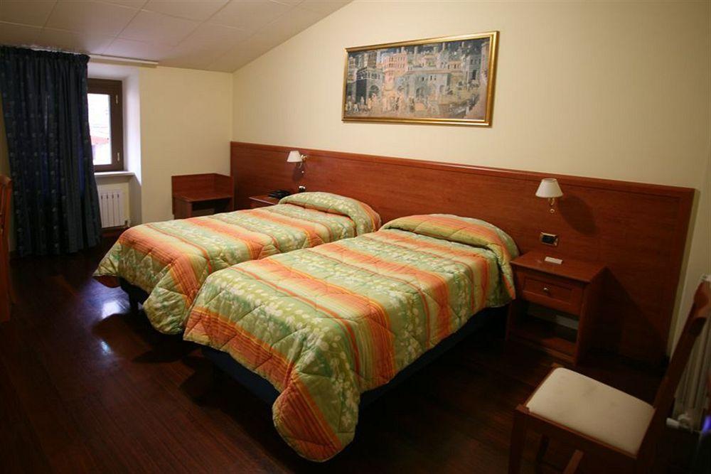 Hotel I Duchi Camerino Zewnętrze zdjęcie