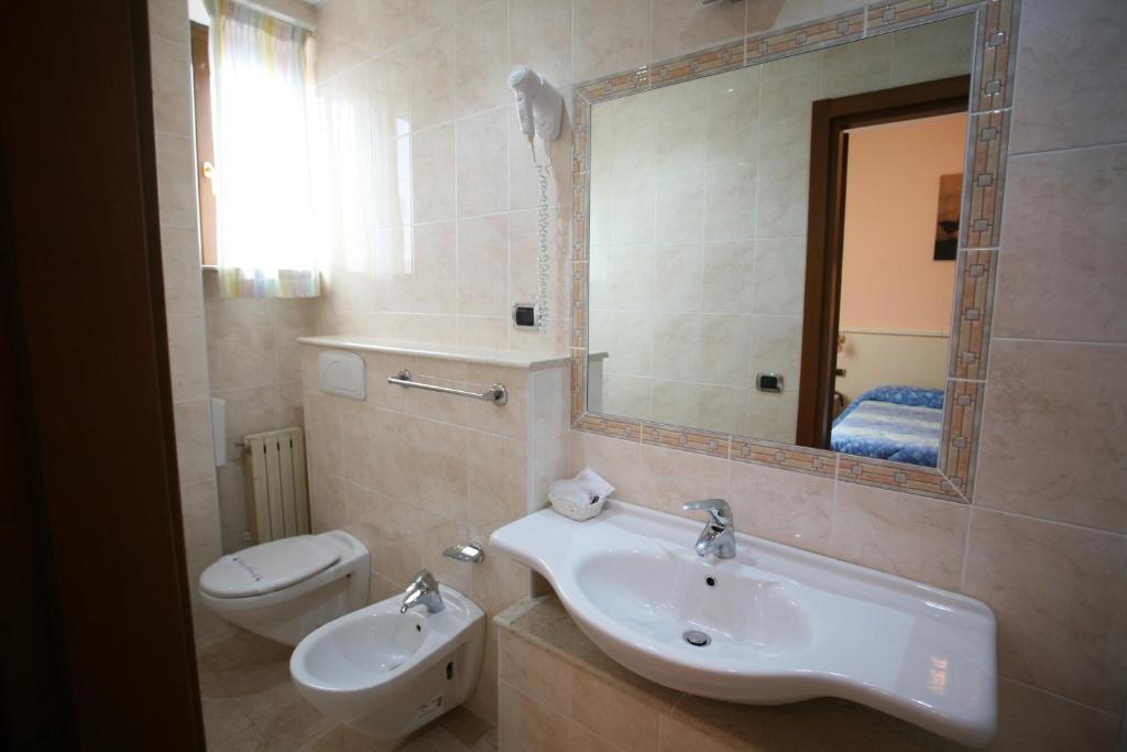 Hotel I Duchi Camerino Pokój zdjęcie